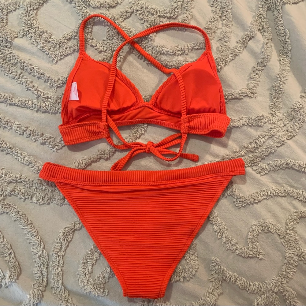 Red Bikini - Picture 4 of 6